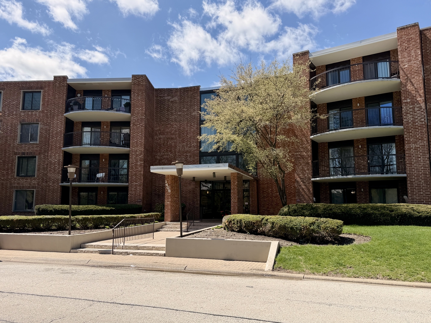 1405 E Central Road #305A, Arlington Heights, IL 60005