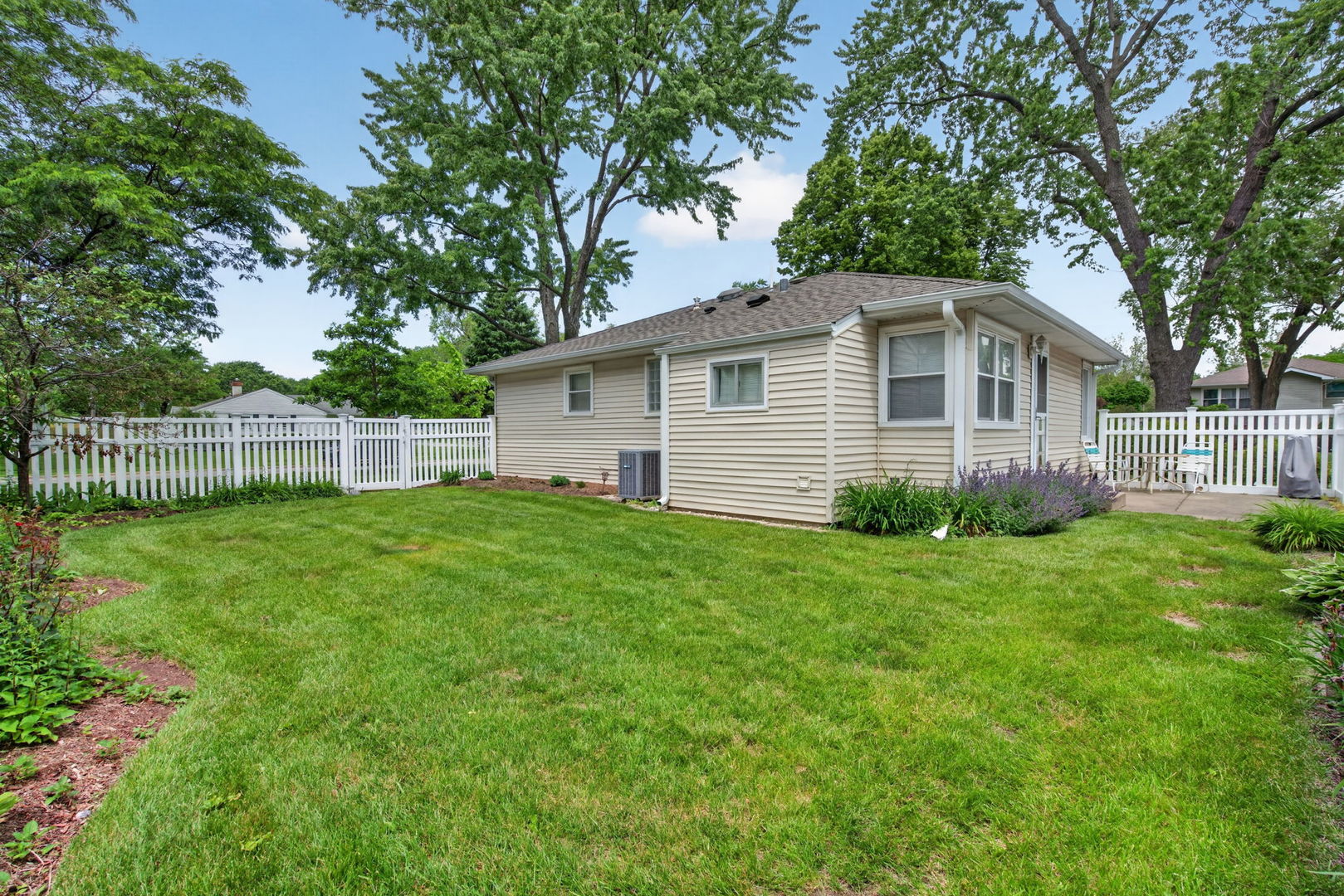 3609 Kingfisher Lane, Rolling Meadows, IL 60008