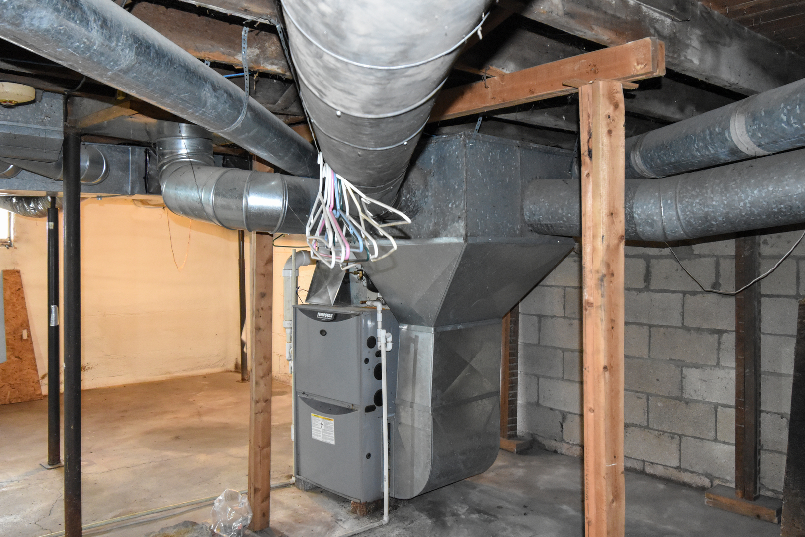 11323 N 1500 East Road, Pontiac, IL 61764