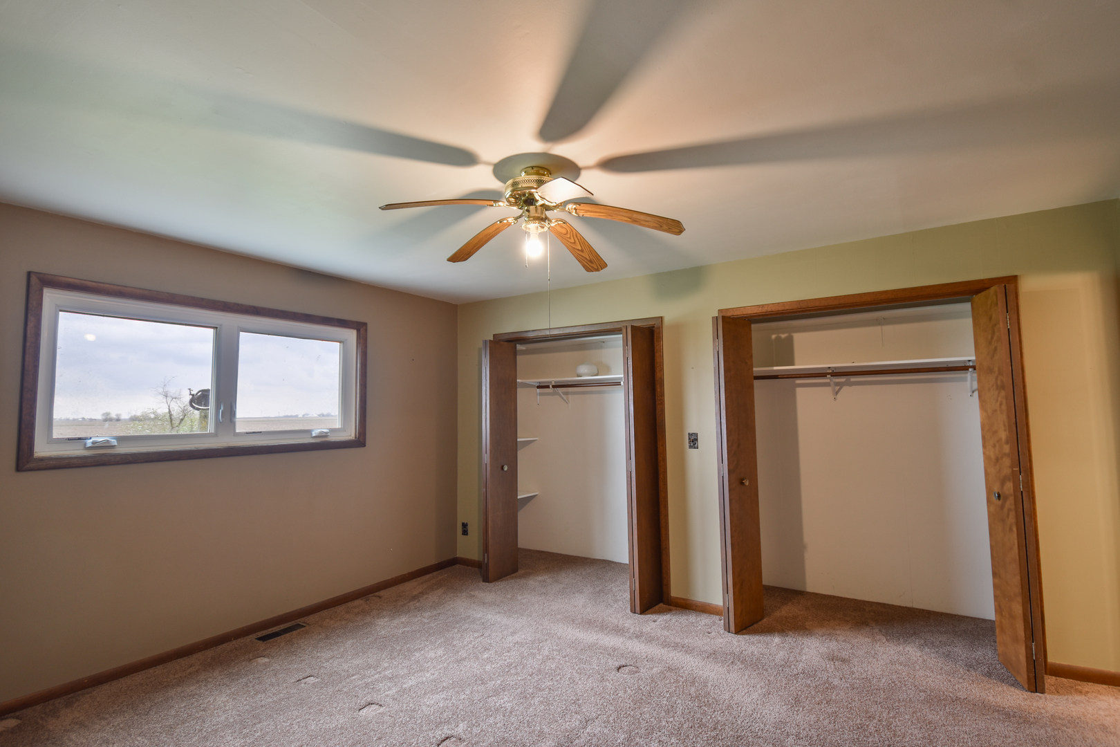 11323 N 1500 East Road, Pontiac, IL 61764