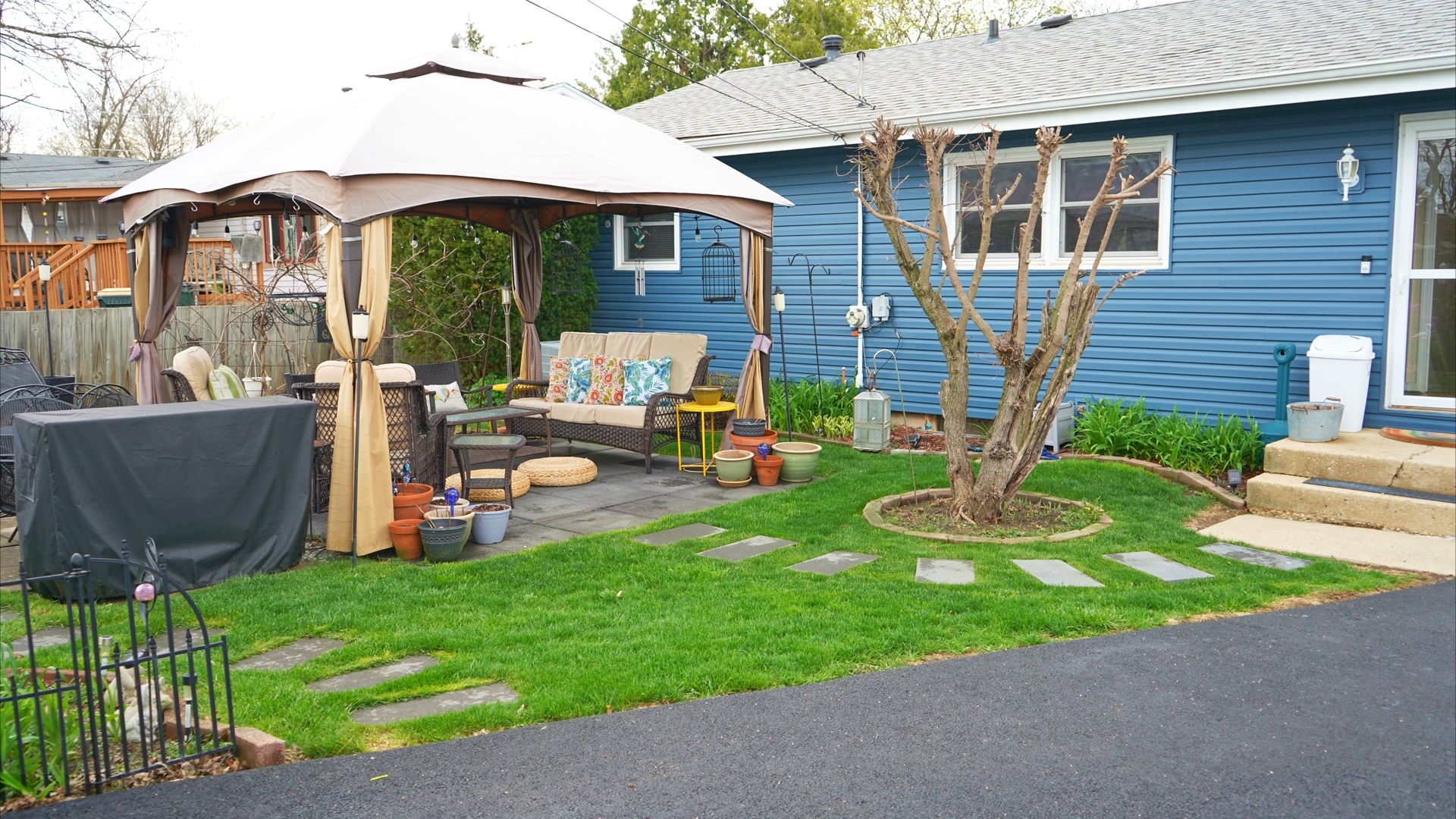 806 S Oak Street, West Chicago, IL 60185