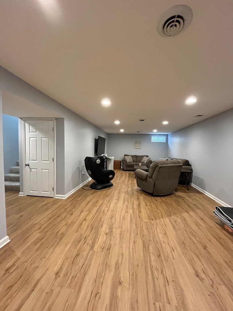 2096 Edge Rock Road, Rockton, IL 61072