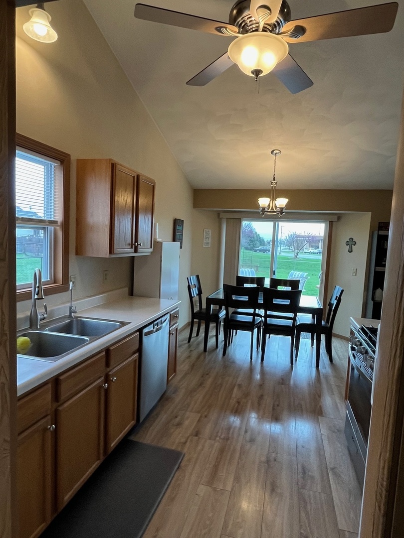 2096 Edge Rock Road, Rockton, IL 61072