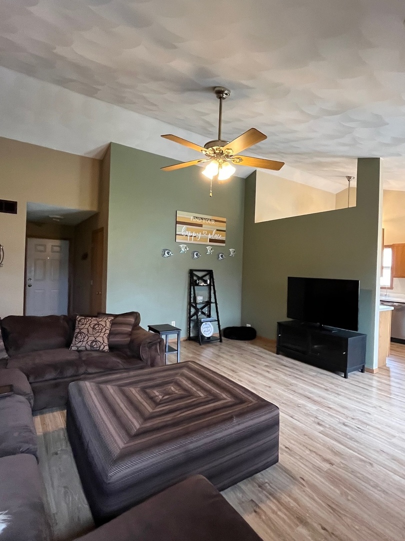 2096 Edge Rock Road, Rockton, IL 61072