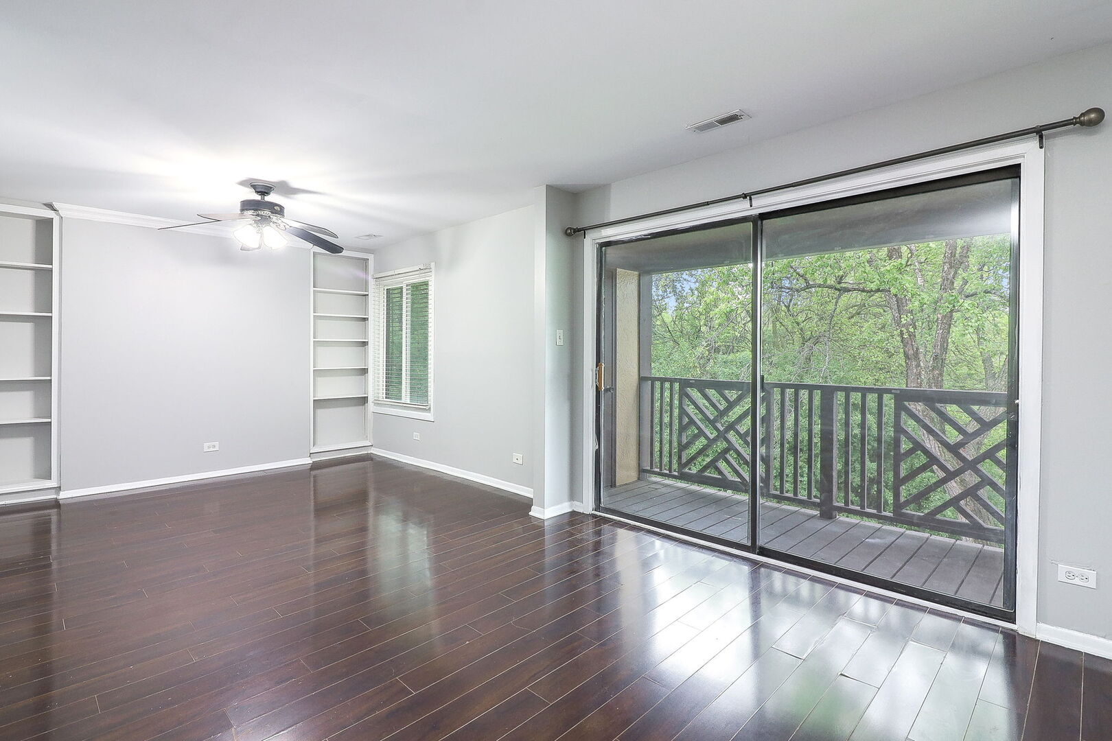 1782 Gloucester Court #B, Wheaton, IL 60189