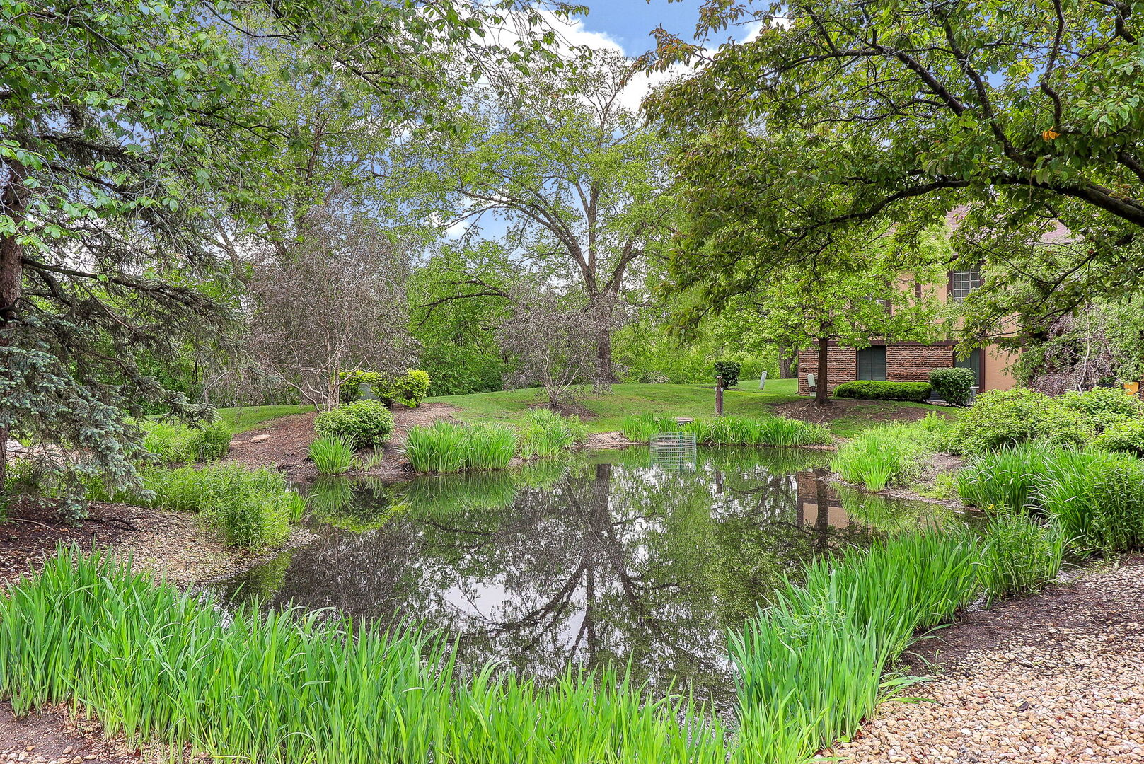 1782 Gloucester Court #B, Wheaton, IL 60189