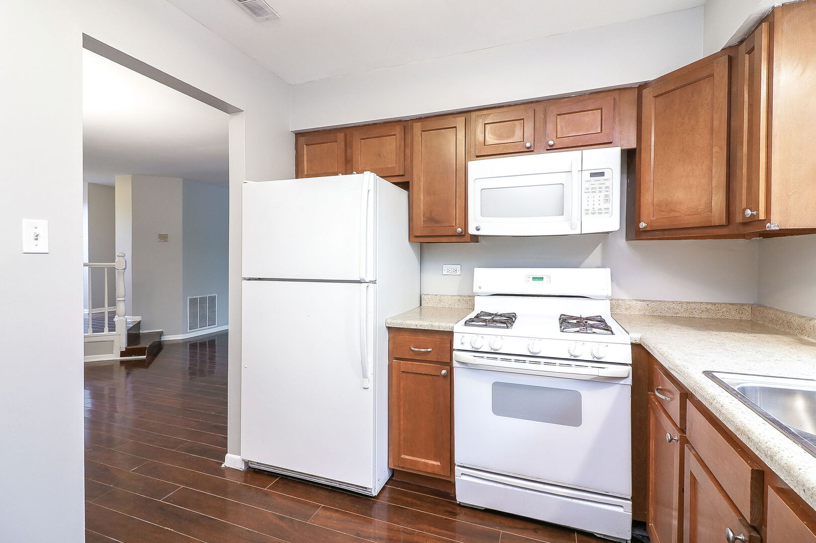 1782 Gloucester Court #B, Wheaton, IL 60189