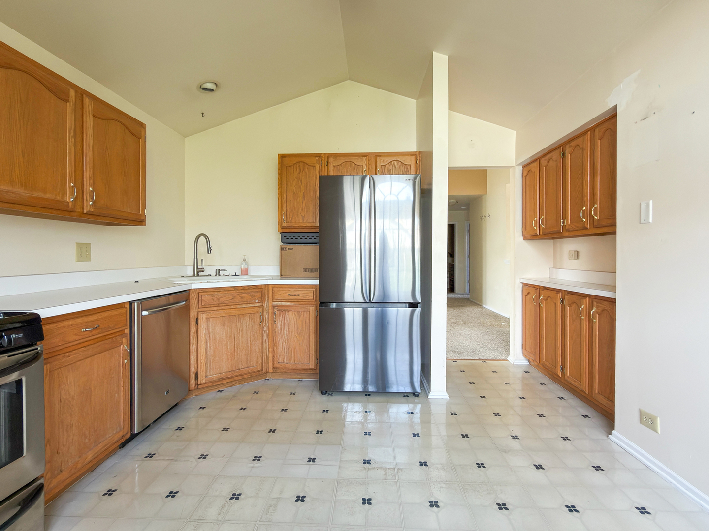 30W015 Juniper Court #30W015, Warrenville, IL 60555