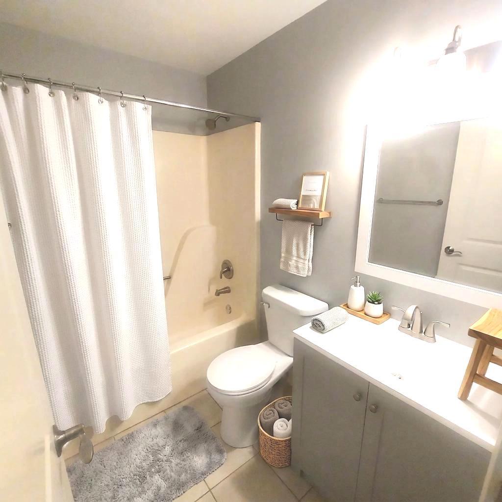 617 Yale Lane #617, Island Lake, IL 60042