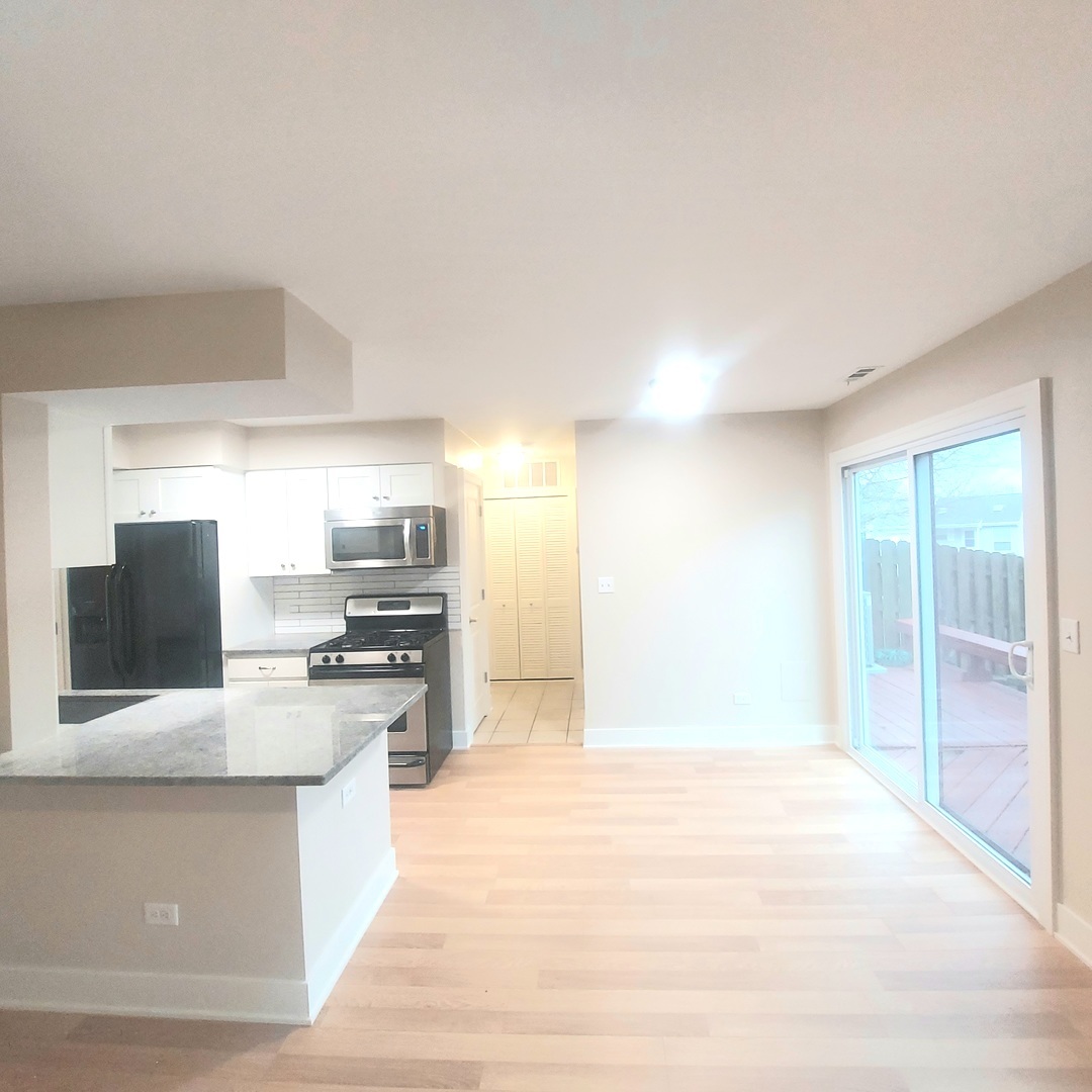 617 Yale Lane #617, Island Lake, IL 60042