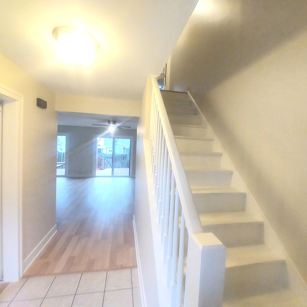 617 Yale Lane #617, Island Lake, IL 60042