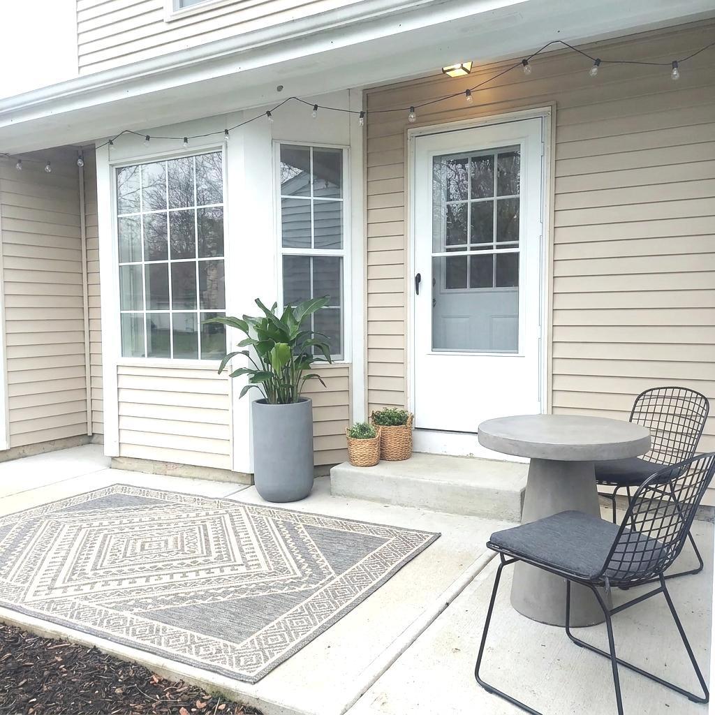 617 Yale Lane #617, Island Lake, IL 60042