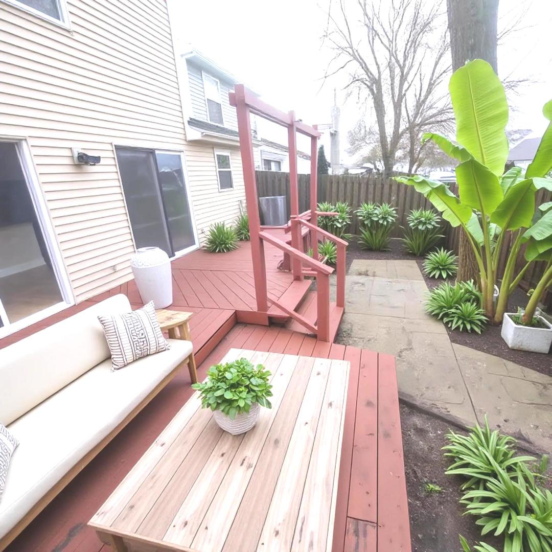 617 Yale Lane #617, Island Lake, IL 60042