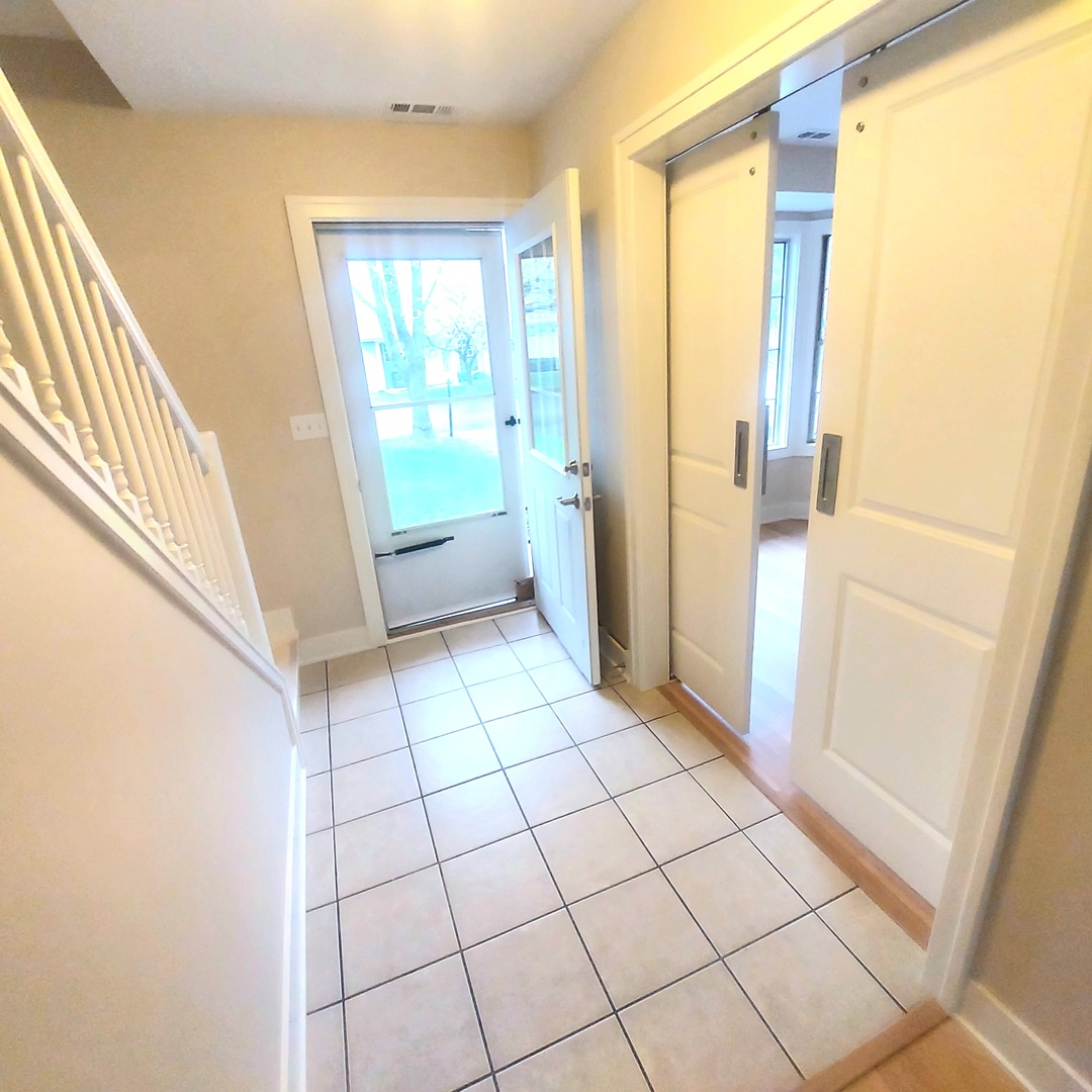 617 Yale Lane #617, Island Lake, IL 60042