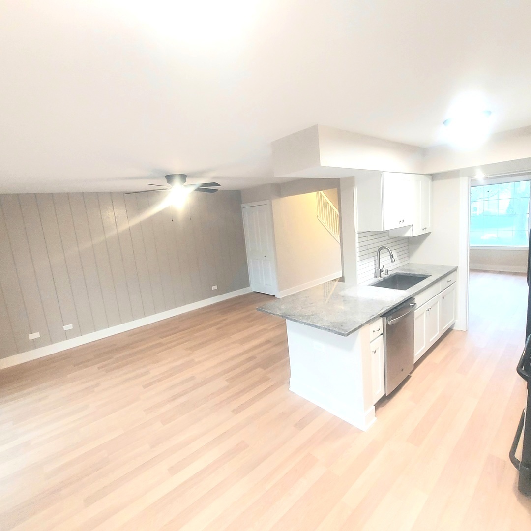 617 Yale Lane #617, Island Lake, IL 60042