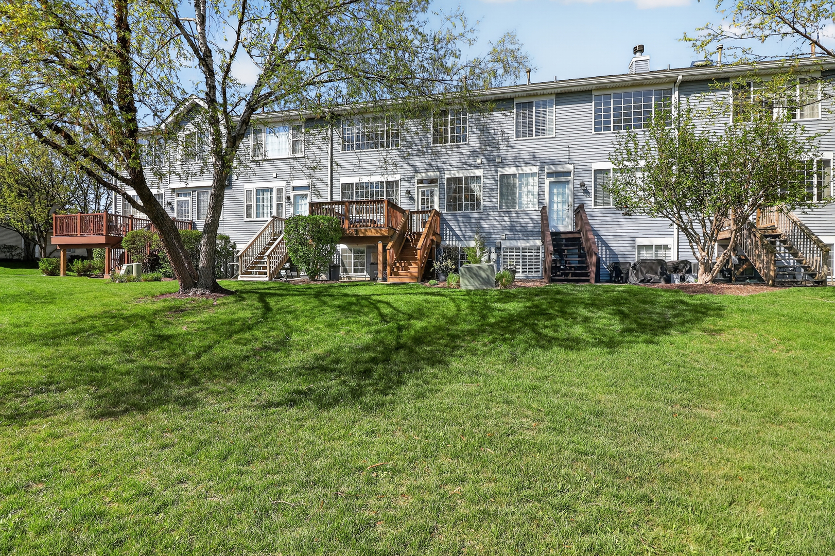 5459 Elizabeth Place, Rolling Meadows, IL 60008