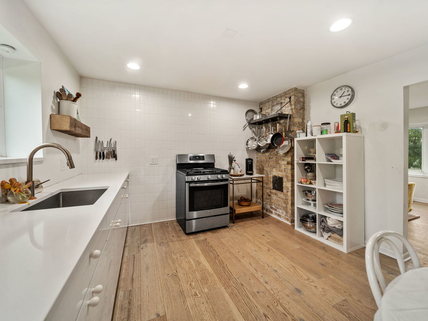 1S655 Taylor Road, Glen Ellyn, IL 60137