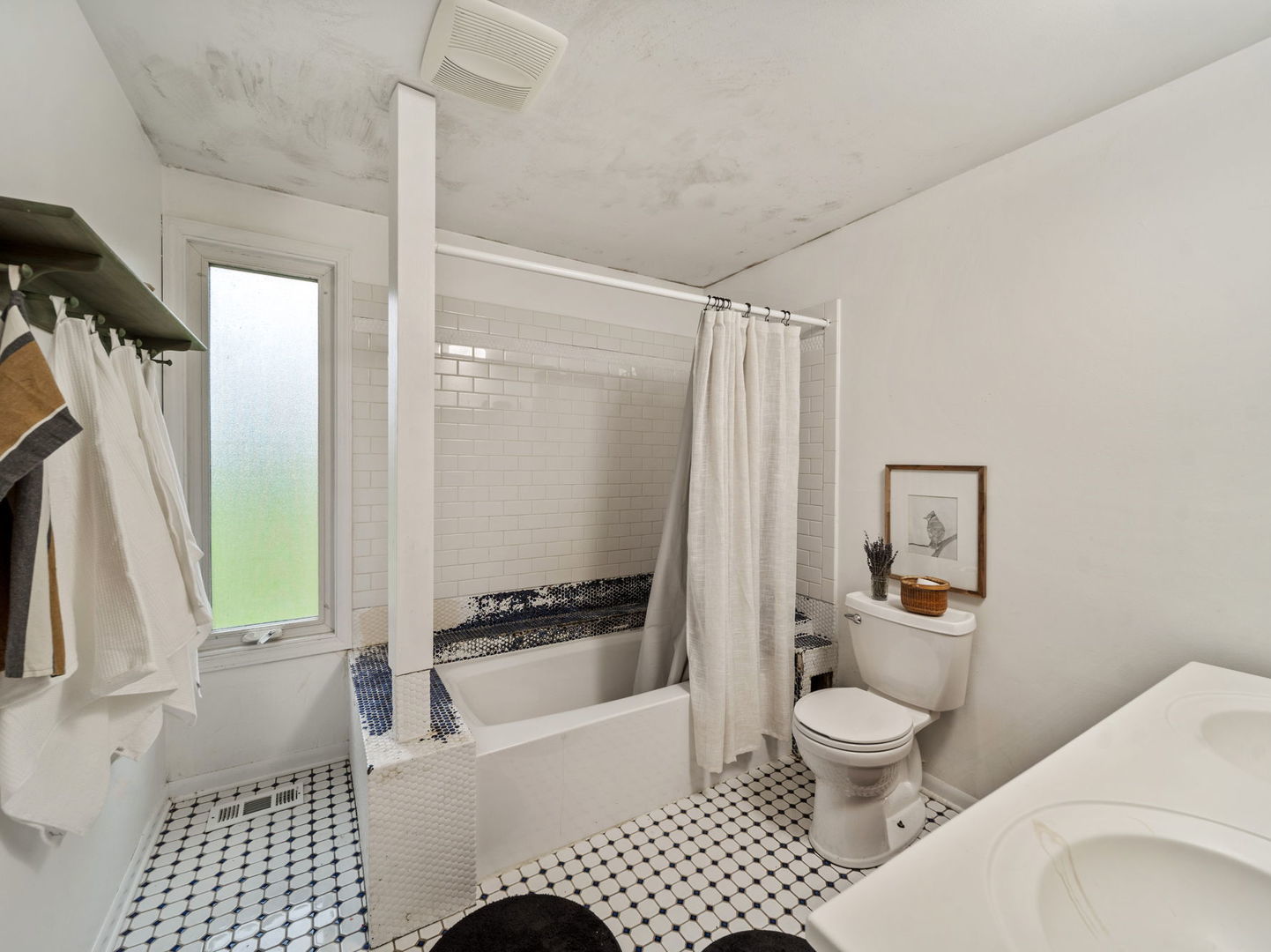 1S655 Taylor Road, Glen Ellyn, IL 60137