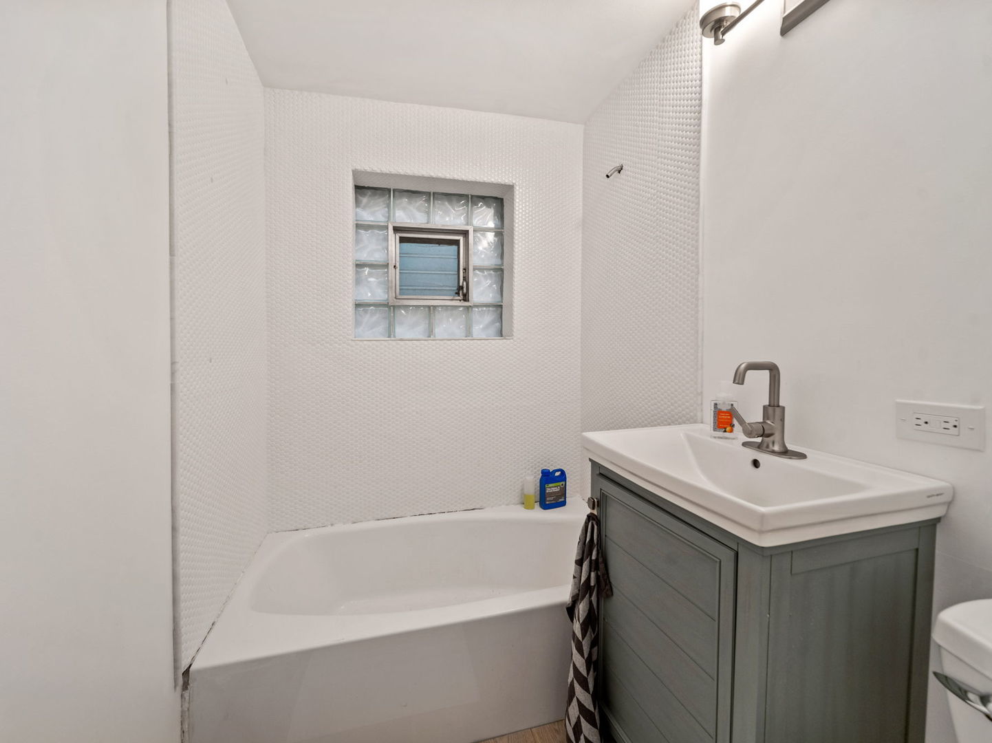 1S655 Taylor Road, Glen Ellyn, IL 60137