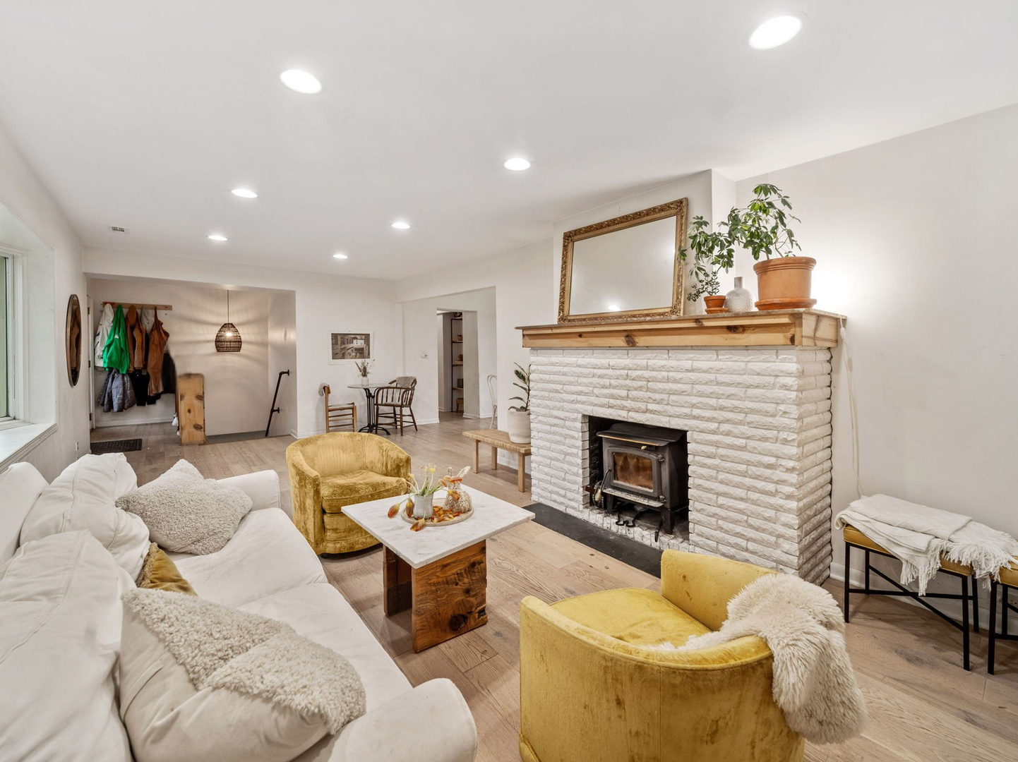 1S655 Taylor Road, Glen Ellyn, IL 60137