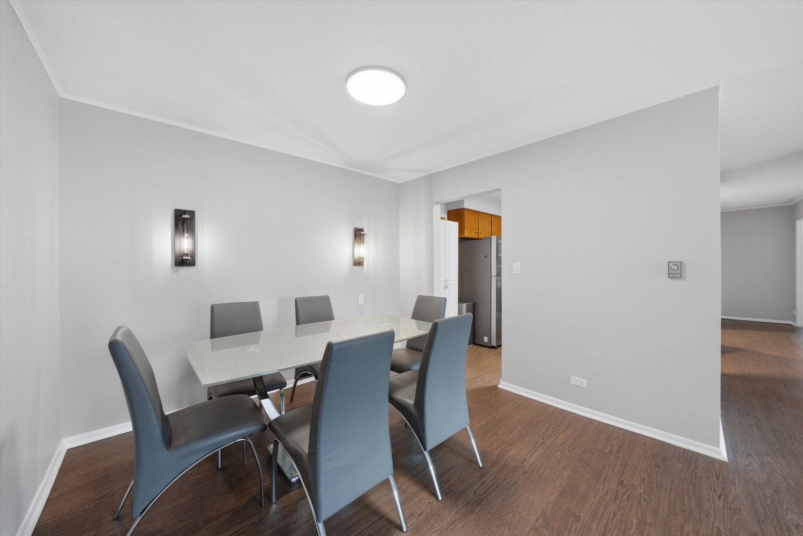 300 Claymoor Road #2E, Hinsdale, IL 60521