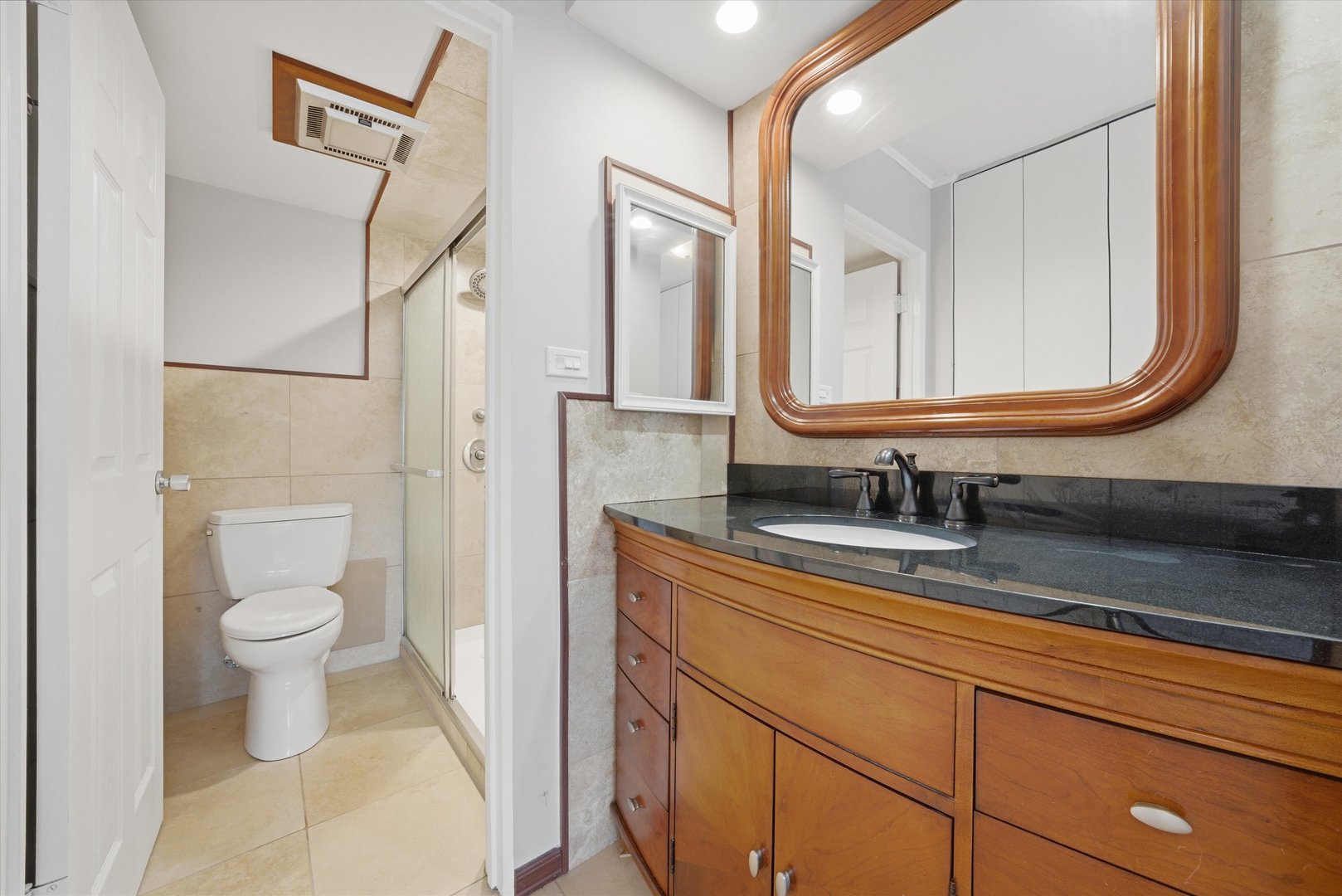 300 Claymoor Road #2E, Hinsdale, IL 60521