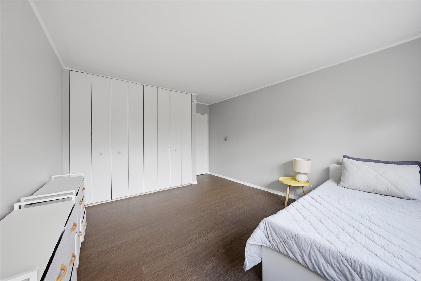 300 Claymoor Road #2E, Hinsdale, IL 60521