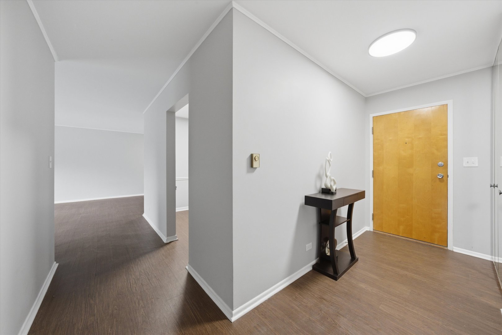 300 Claymoor Road #2E, Hinsdale, IL 60521