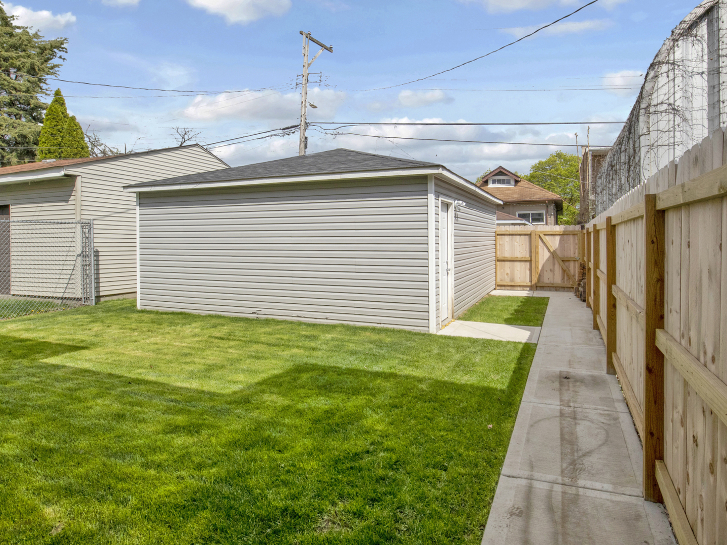 7947 S May Street, Chicago, IL 60620