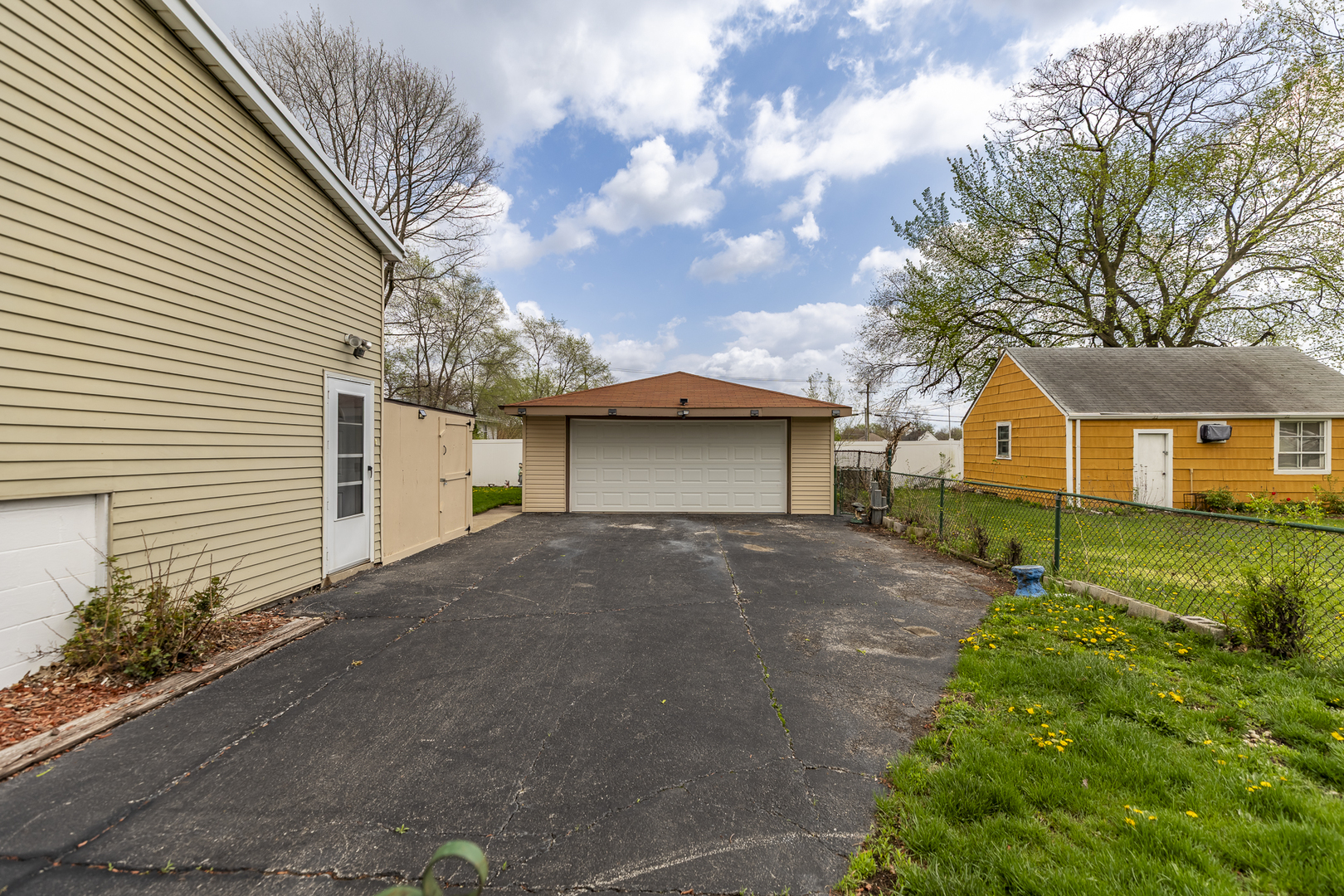 203 N Wolcott Street, Thornton, IL 60476
