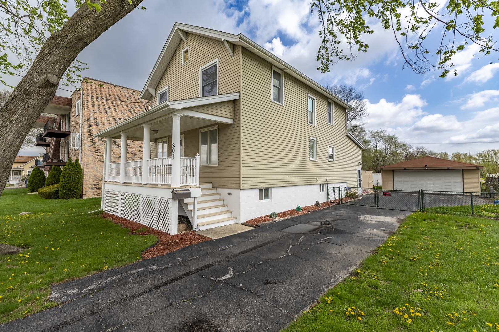 203 N Wolcott Street, Thornton, IL 60476