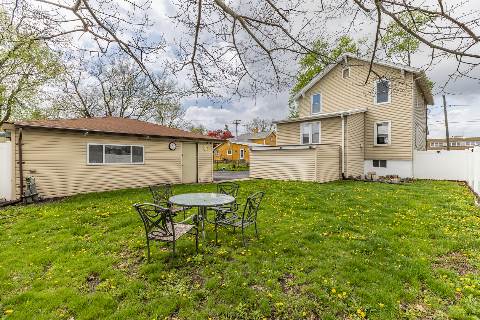 203 N Wolcott Street, Thornton, IL 60476