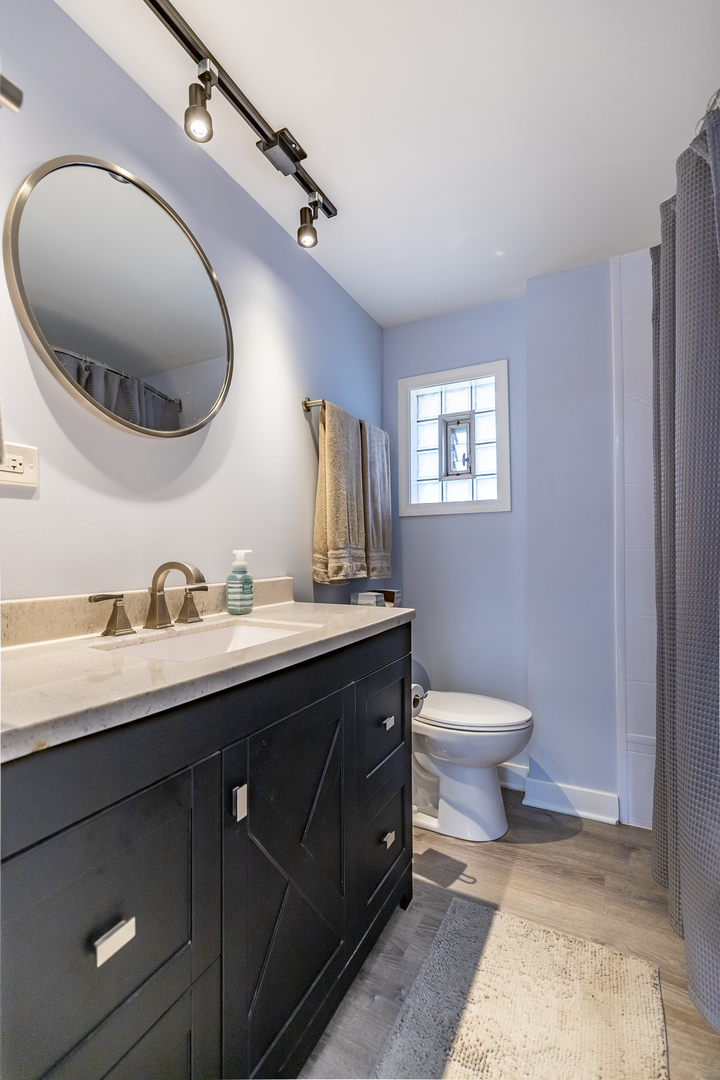 203 N Wolcott Street, Thornton, IL 60476