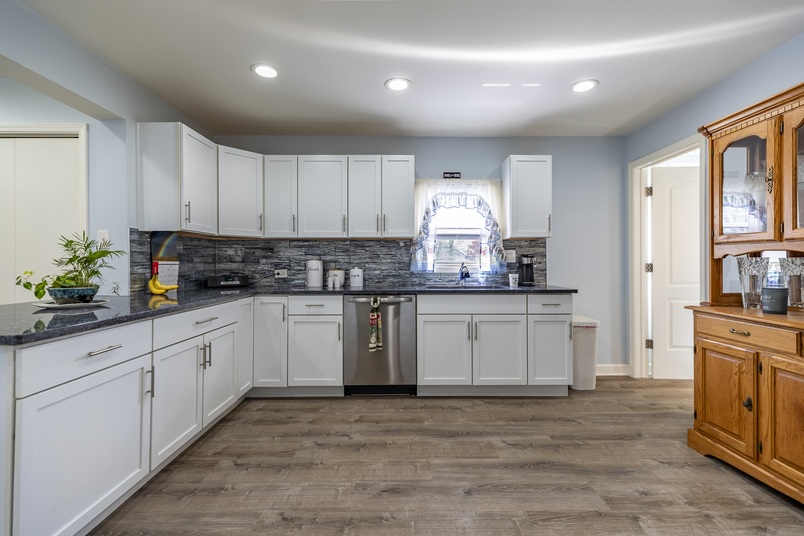 203 N Wolcott Street, Thornton, IL 60476