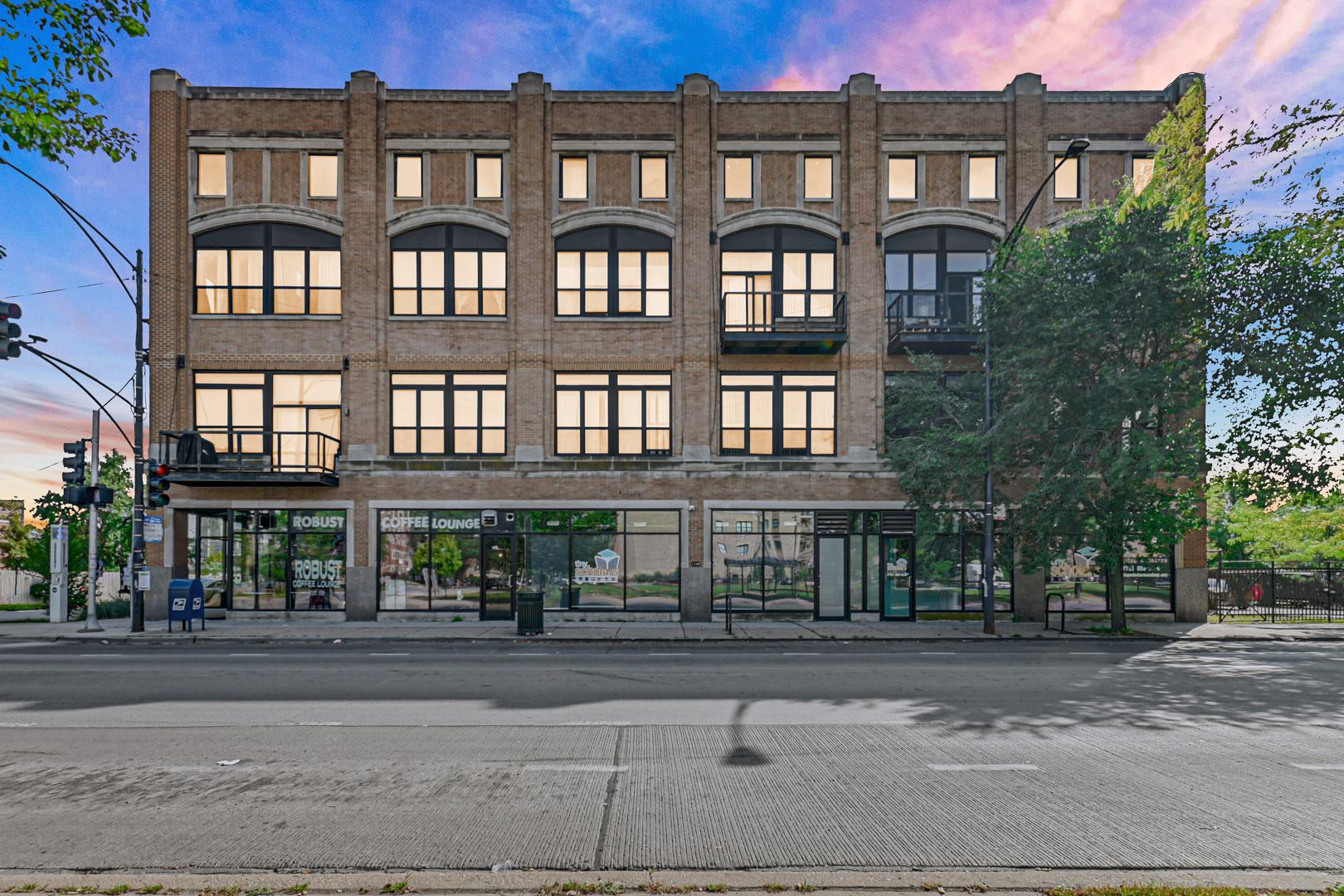 6300 S Woodlawn Street #305, Chicago, IL 60637