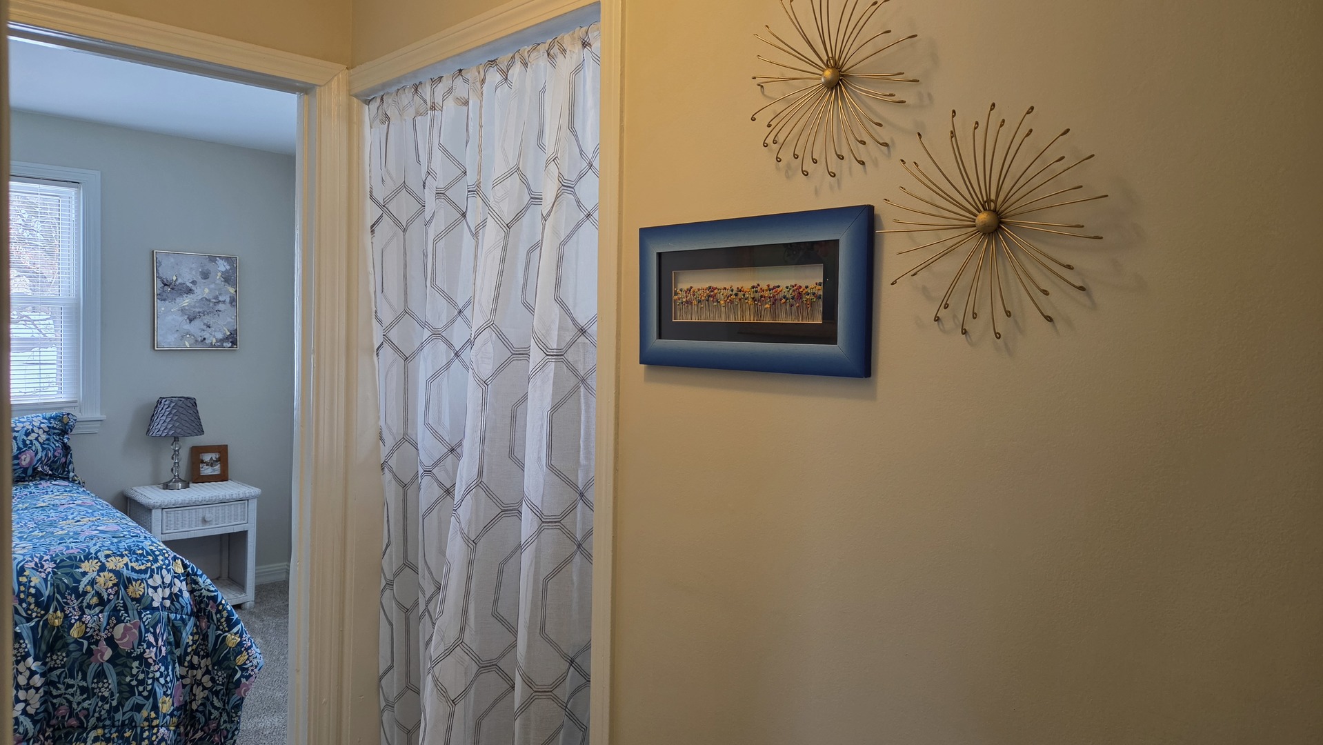 542 Whitney Avenue, Winthrop Harbor, IL 60096