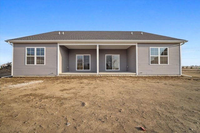 13 Stone Mill Court, Bloomington, IL 61705