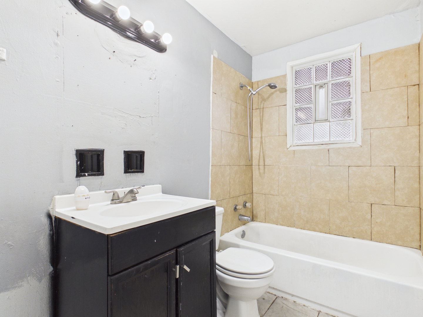 945 W 115th Place, Chicago, IL 60643