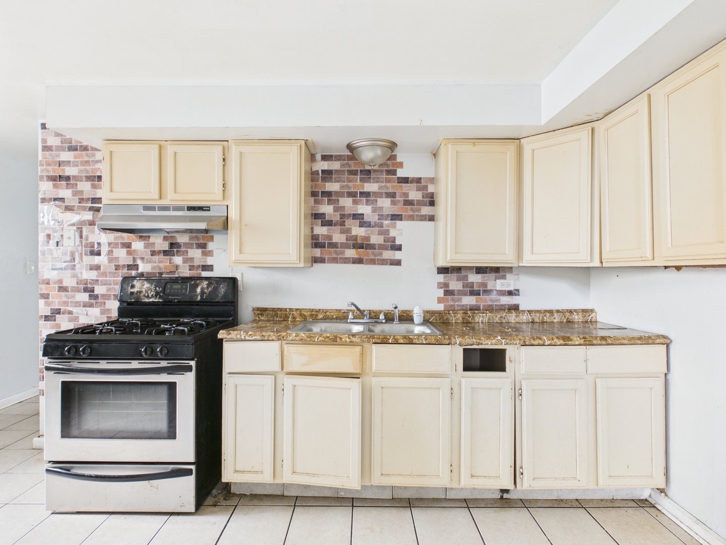 945 W 115th Place, Chicago, IL 60643