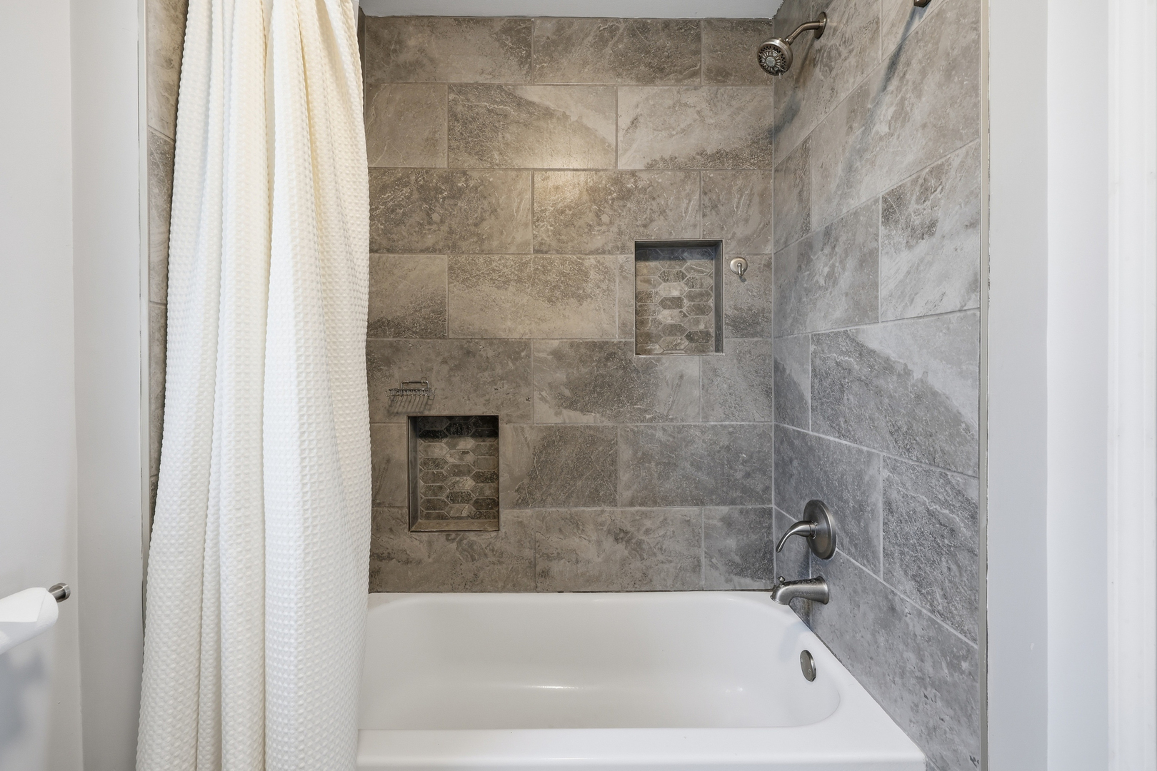 1426 N Harrison Street, Algonquin, IL 60102