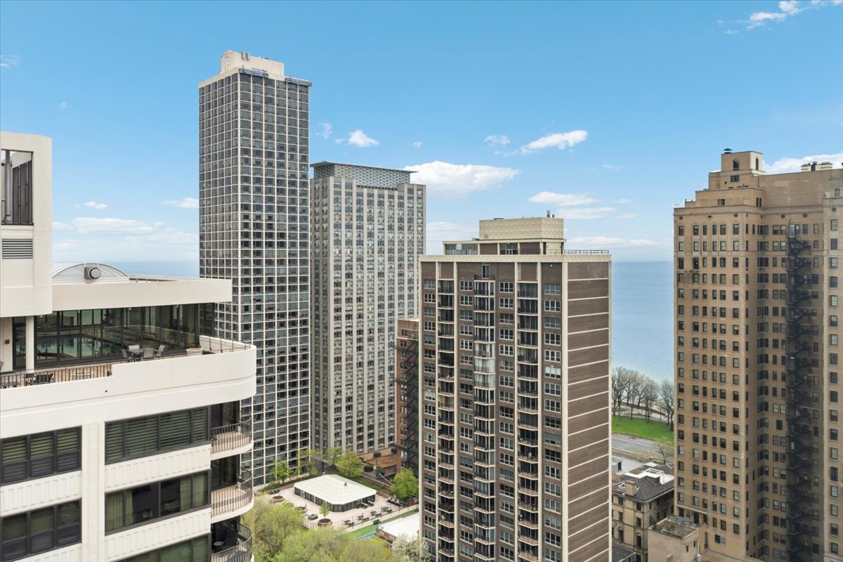 1445 N State Parkway #2605, Chicago, IL 60610