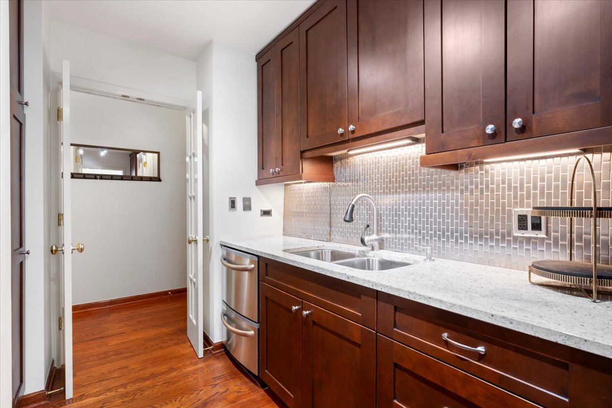 1445 N State Parkway #2605, Chicago, IL 60610