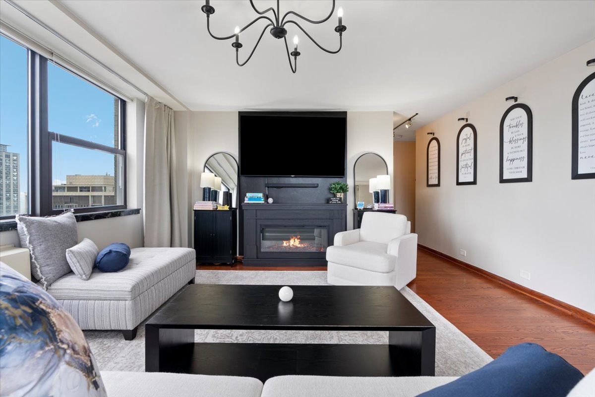 1445 N State Parkway #2605, Chicago, IL 60610