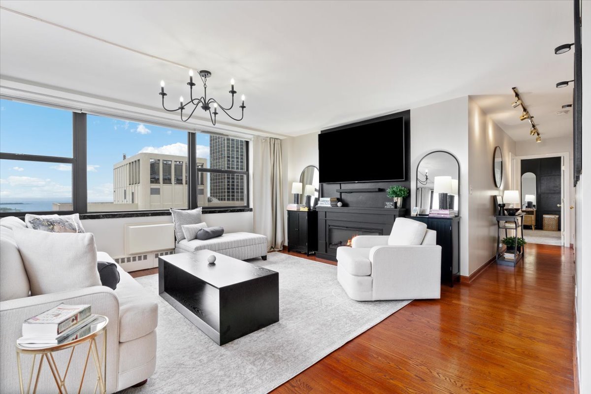 1445 N State Parkway #2605, Chicago, IL 60610