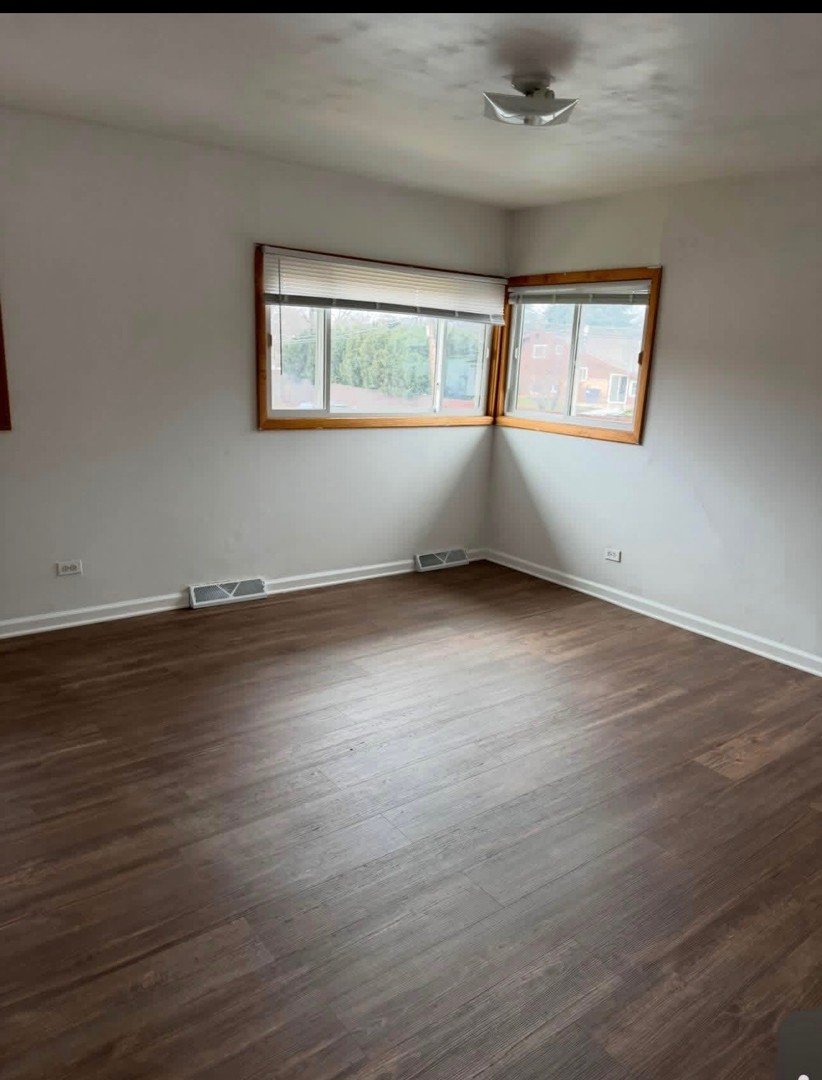 160 E Northwest Highway #I, Des Plaines, IL 60016