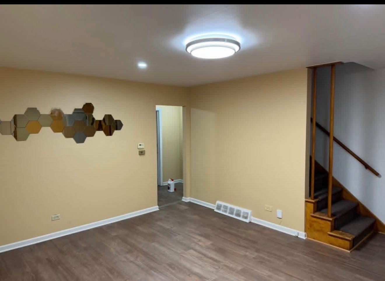 160 E Northwest Highway #I, Des Plaines, IL 60016