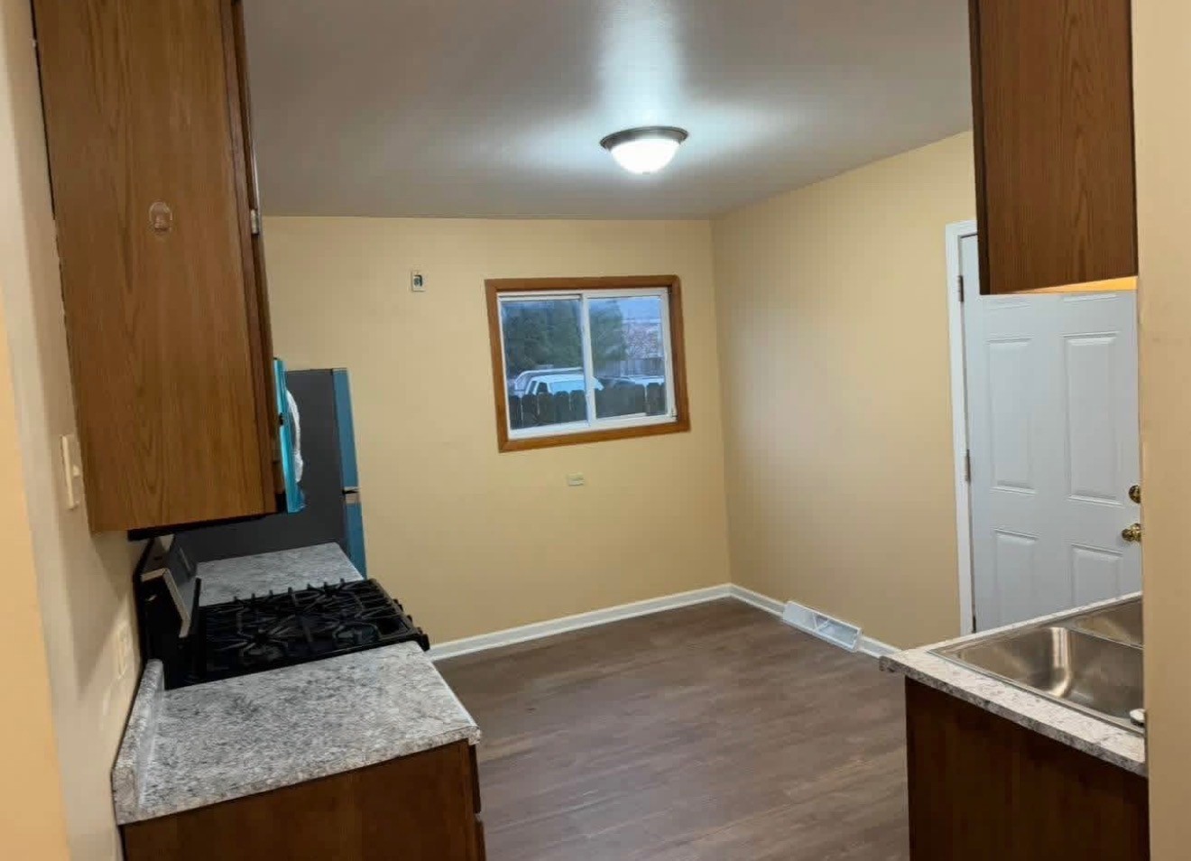 160 E Northwest Highway #I, Des Plaines, IL 60016