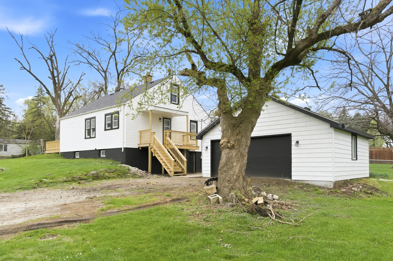 2000 Maple Avenue, Downers Grove, IL 60515