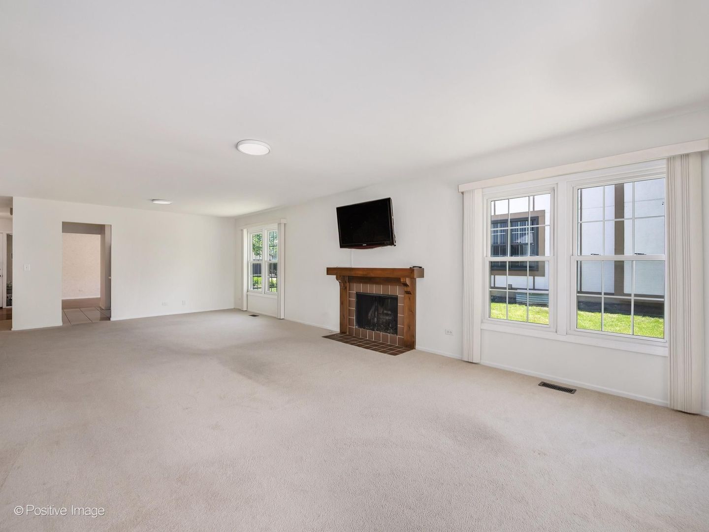 1039 Oakview Drive, Wheaton, IL 60187