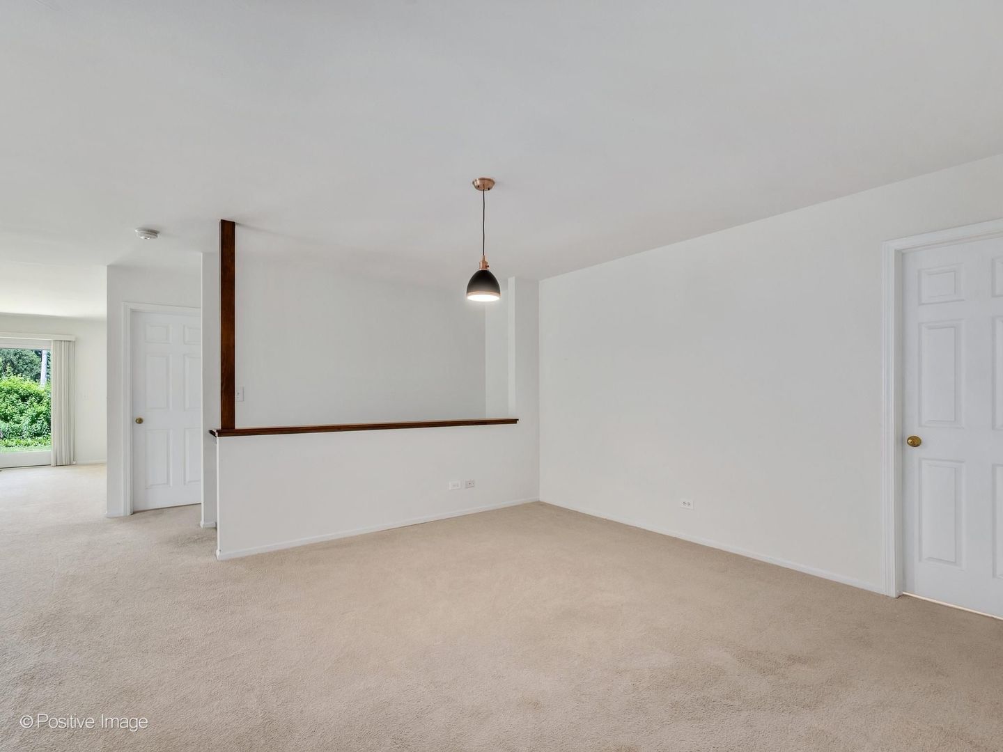 1039 Oakview Drive, Wheaton, IL 60187